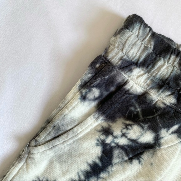 C&C CALIFORNIA Tie Dye Shorts Black & White Size Medium (EUC) - Picture 4 of 11